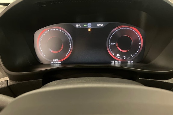 Volvo XC40 16 of 21