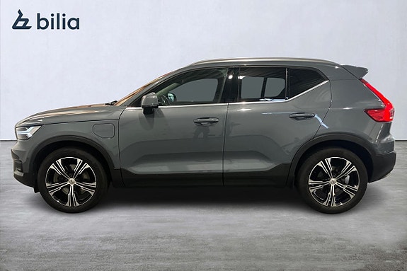 Volvo XC40 3 of 21
