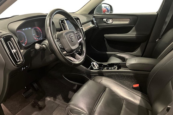 Volvo XC40 14 of 21