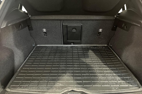 Volvo XC40 12 of 21