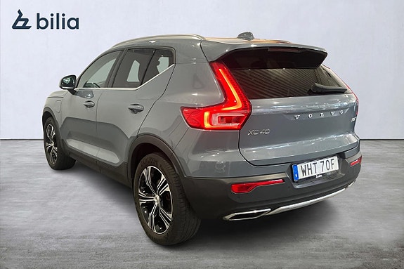 Volvo XC40 2 of 21