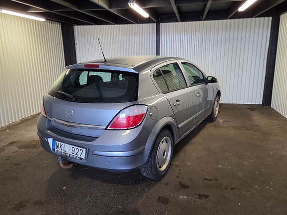Opel Astra 9 of 10