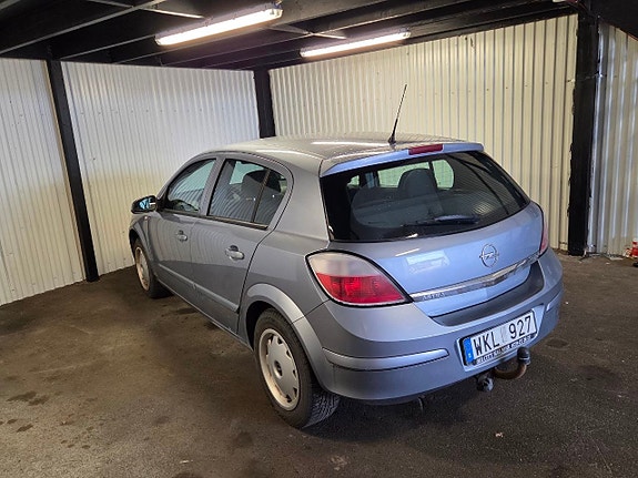 Opel Astra 4 of 10