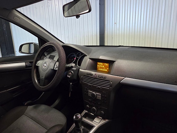 Opel Astra 10 of 10