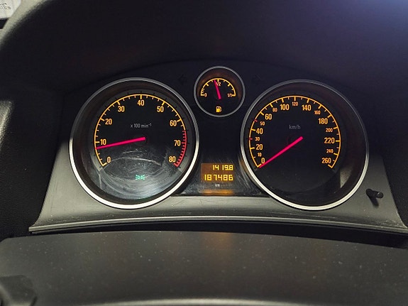 Opel Astra 8 of 10