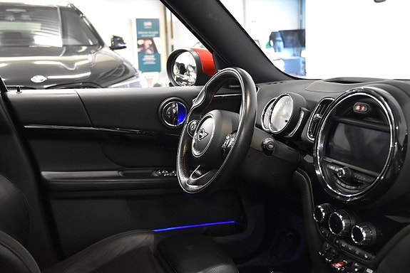MINI Countryman Cooper 8 of 23