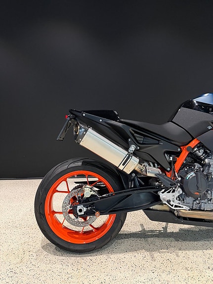 KTM 890 DUKE R Quickshifter | Powerparts | Black Widow | DNA Filter 4 of 12
