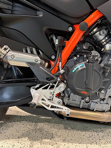 KTM 890 DUKE R Quickshifter | Powerparts | Black Widow | DNA Filter 5 of 12