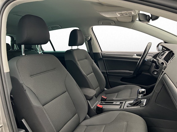 Volkswagen e-Golf VII 25 of 30