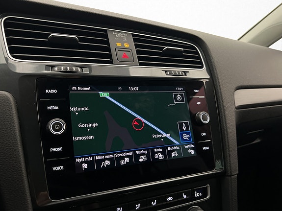 Volkswagen e-Golf VII 19 of 30