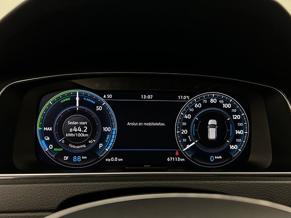 Volkswagen e-Golf VII 15 of 30