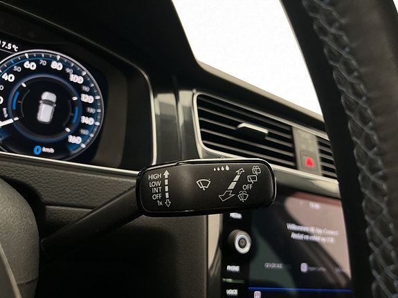 Volkswagen e-Golf VII 17 of 30