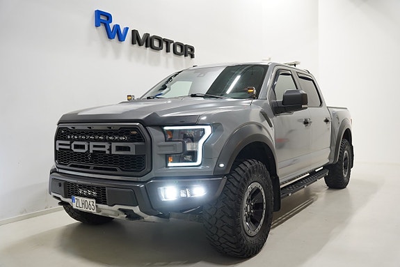 Ford F-150 2 of 29