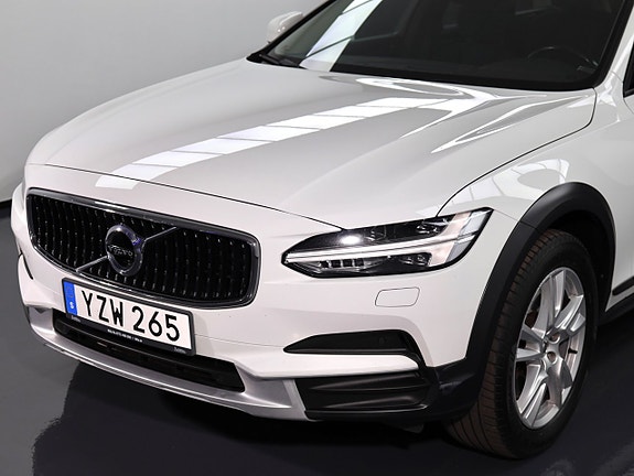 Volvo V90 Cross Country 3 of 30