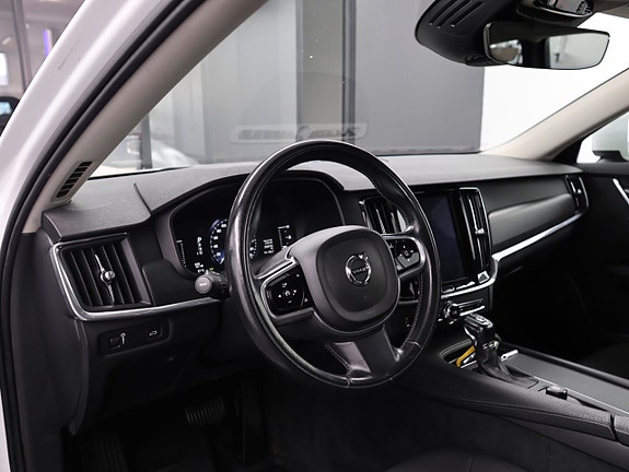 Volvo V90 Cross Country 17 of 30