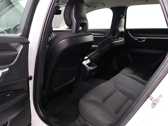 Volvo V90 Cross Country 25 of 30