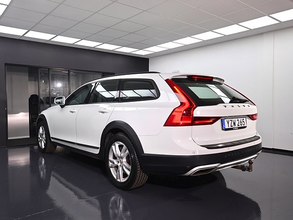 Volvo V90 Cross Country 14 of 30