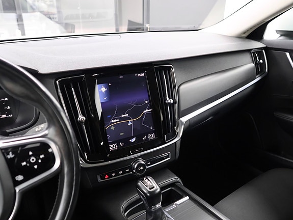 Volvo V90 Cross Country 19 of 30