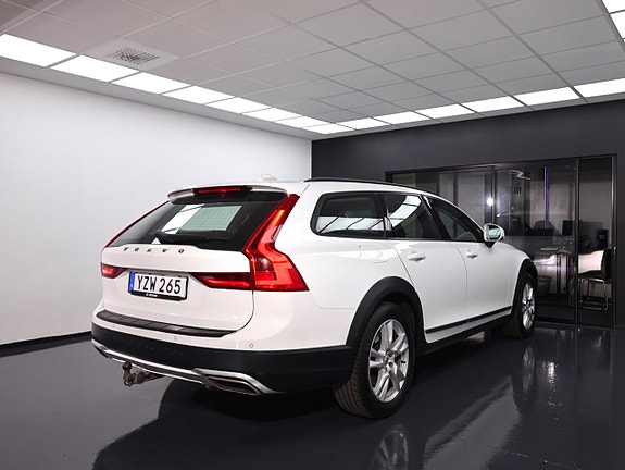 Volvo V90 Cross Country 12 of 30