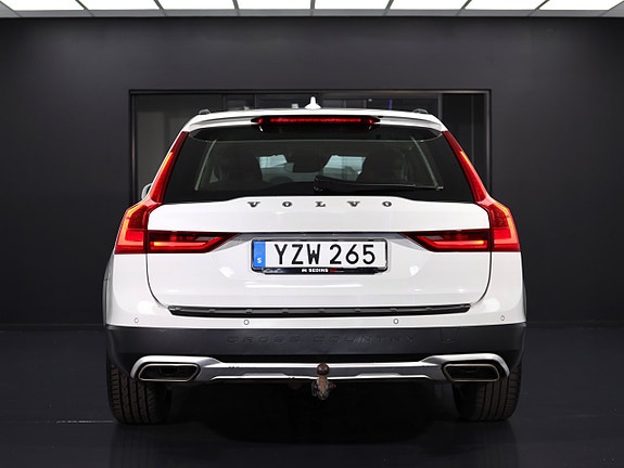 Volvo V90 Cross Country 13 of 30