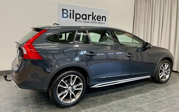 Volvo V60 Cross Country 6 of 24