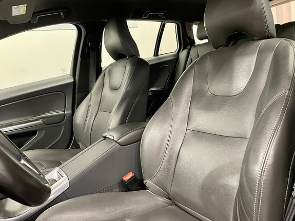 Volvo V60 Cross Country 9 of 24