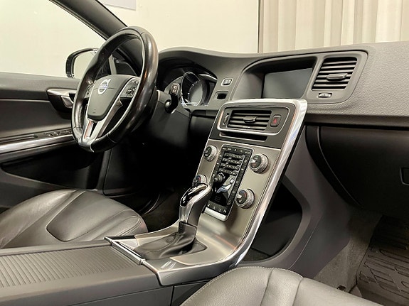 Volvo V60 Cross Country 21 of 24