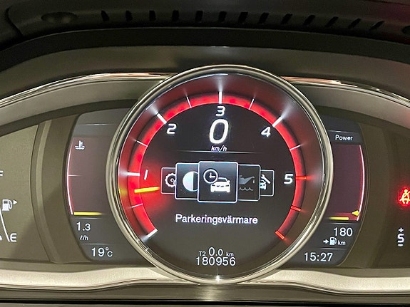 Volvo V60 Cross Country 11 of 24