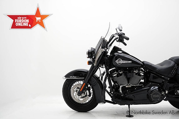 Harley-Davidson Heritage Softail Classic 17 of 23