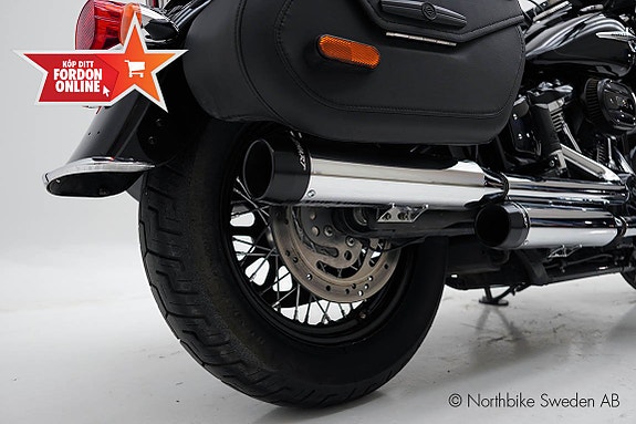 Harley-Davidson Heritage Softail Classic 12 of 23