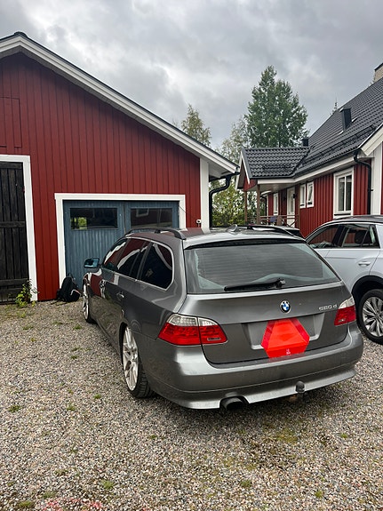 BMW 520d 2 of 6