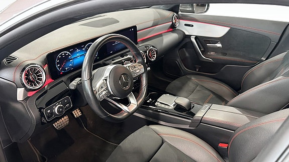 Mercedes-Benz CLA200 8 of 12