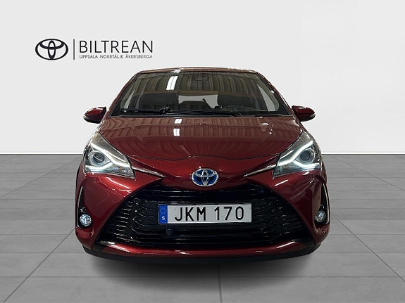 Toyota Yaris 2 of 18