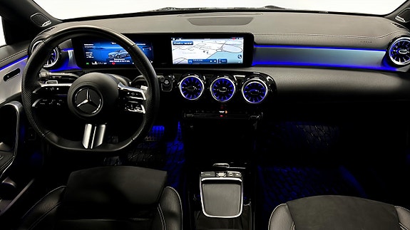 Mercedes-Benz CLA250 e 4 of 17