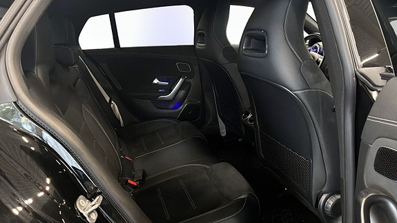 Mercedes-Benz CLA250 e 5 of 17