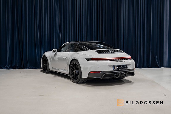 Porsche 911 3 of 22