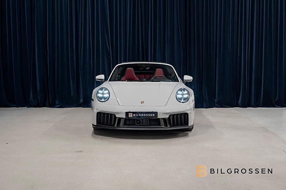 Porsche 911 8 of 22