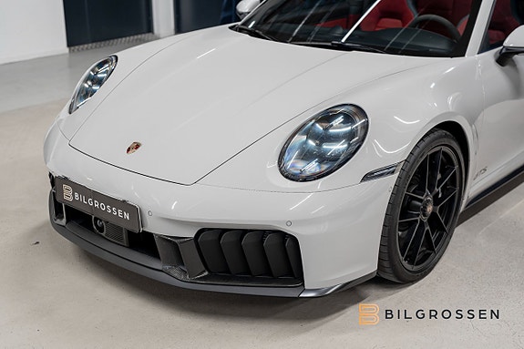 Porsche 911 9 of 22