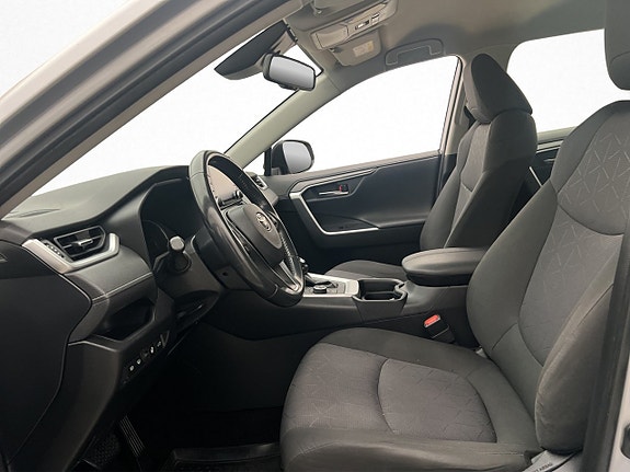 Toyota RAV4 12 of 30