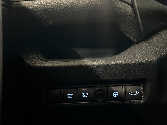 Toyota RAV4 15 of 30