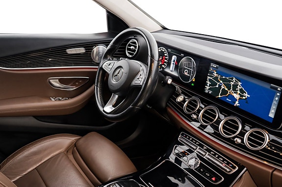 Mercedes-Benz E400 22 of 27