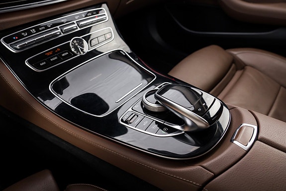 Mercedes-Benz E400 17 of 27