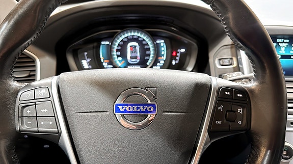 Volvo XC60 16 of 18