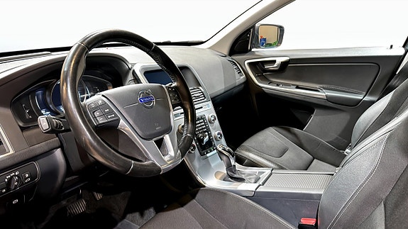 Volvo XC60 7 of 18