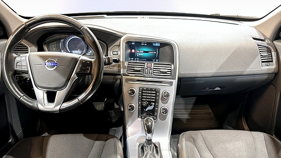 Volvo XC60 10 of 18