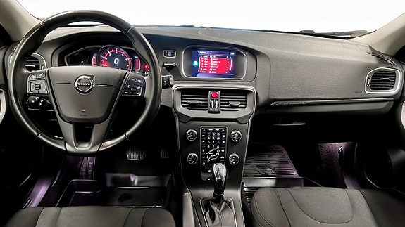 Volvo V40 10 of 21