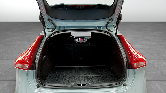 Volvo V40 12 of 21
