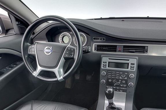 Volvo XC70 8 of 18