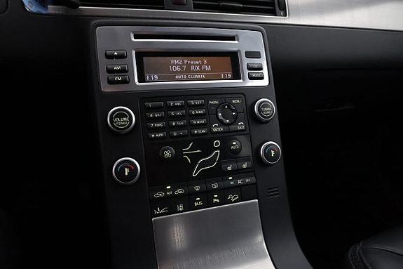 Volvo XC70 13 of 18