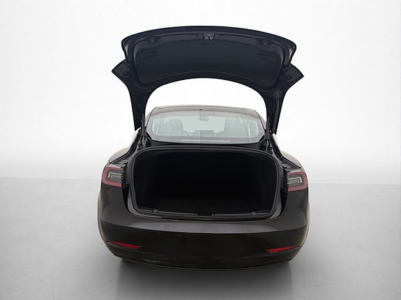 Tesla Model 3 29 of 30